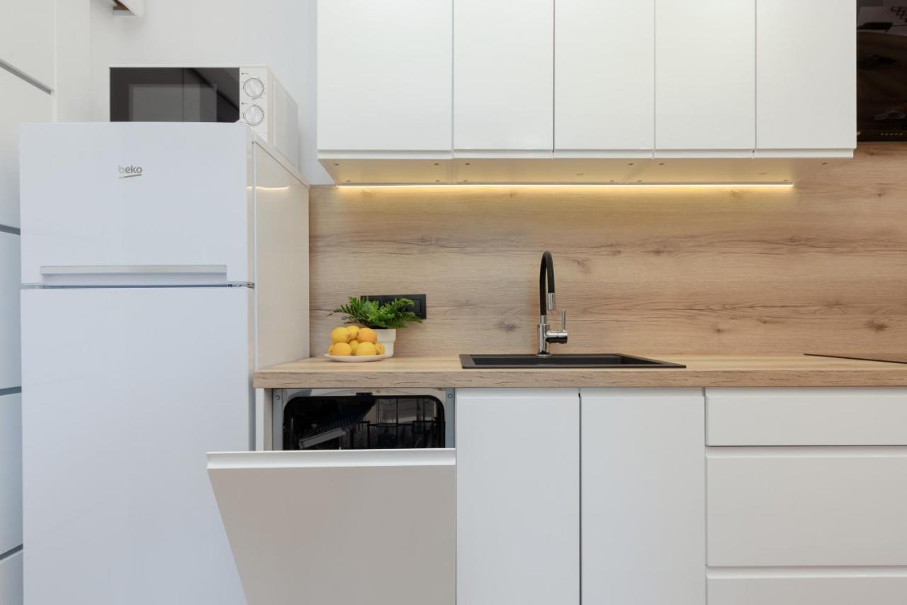 Roomy Apartment Oczapowskiego In Bielany By Noclegi Renters Varsó Kültér fotó